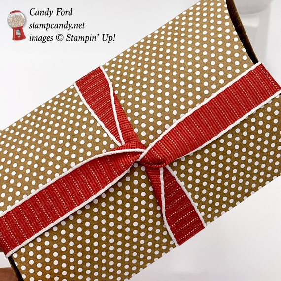Stampin' Up! Kraft Pillow box with Pearlized Doily and Poppy Parade textured ribbon by Candy Ford of Stamp Candy